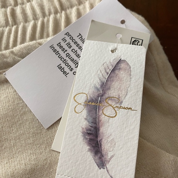 Jessica Simpson joggers - Picture 6 of 9